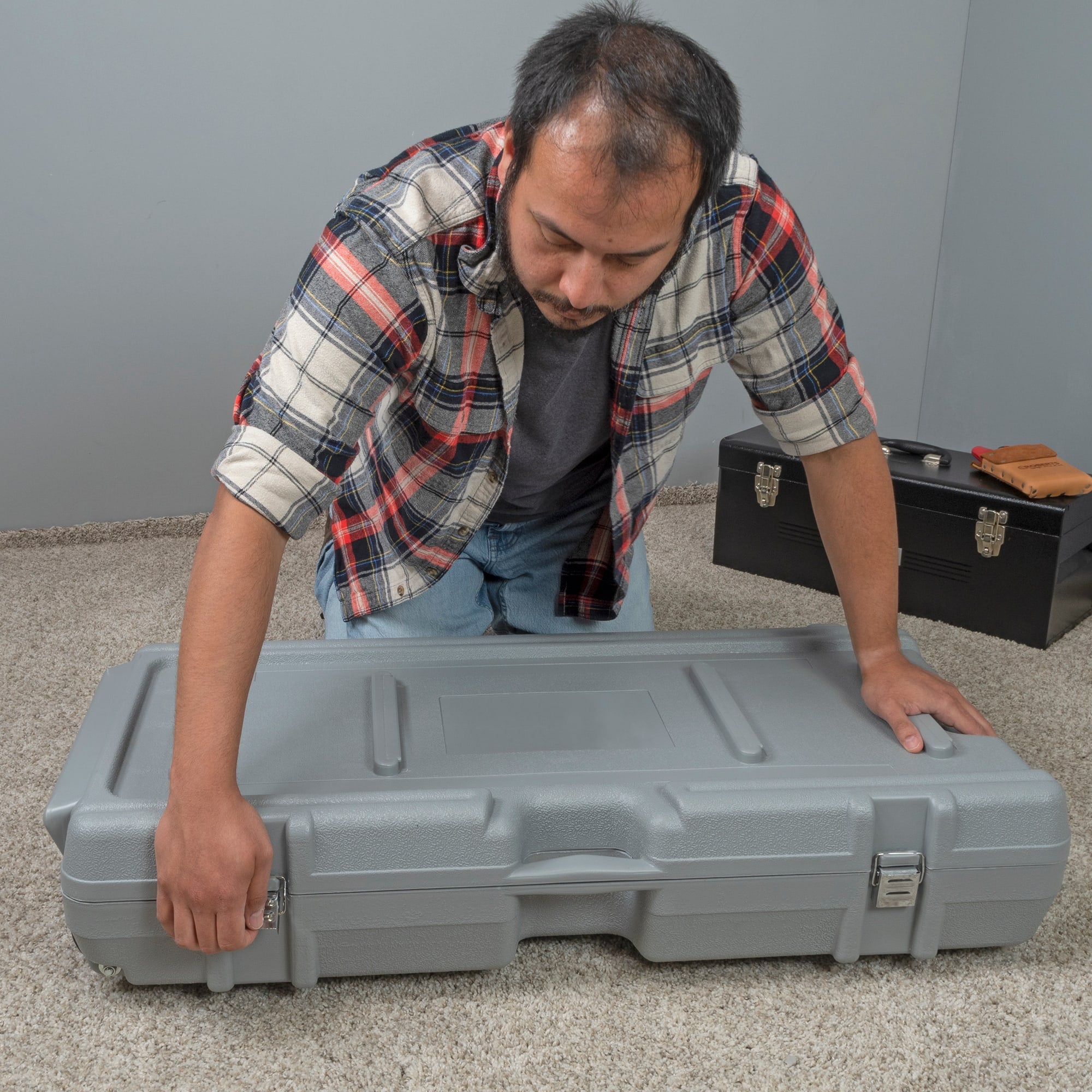 Carpet Stretcher Case with Wheels for 10-254 & 10-237 Stretchers - 3